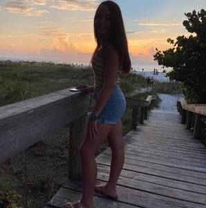 Meet your Posher, Mia